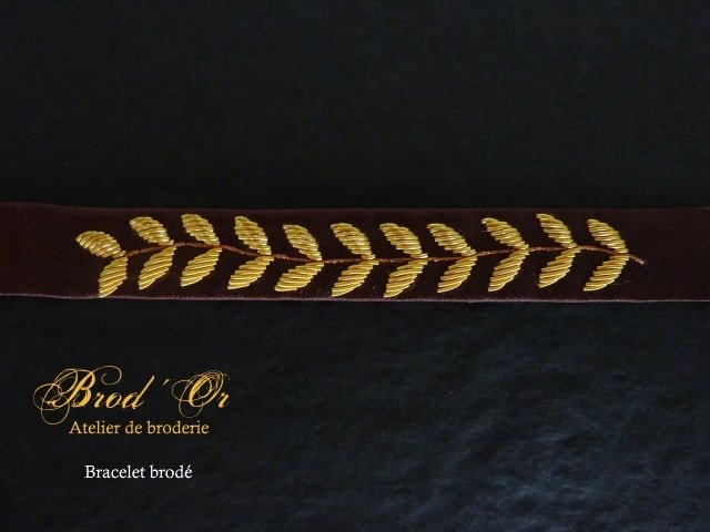 Bracelet brodé "Les feuilles"coloris chocolat